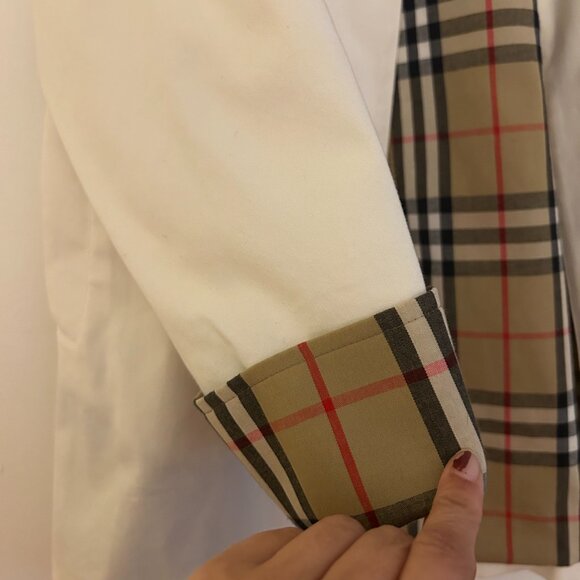 Burberry White Trench Coat - Picture 10 of 10